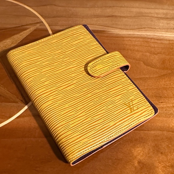 Louis Vuitton Handbags - Louis Vuitton Epi Agenda PM Day-planner Cover